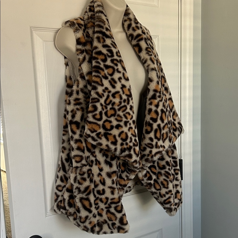 NWT Jolt Faux Fur Vest with Brown and Black Pattern